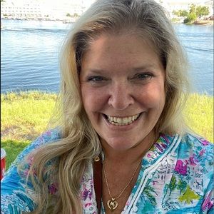 Meet your Posher, Flo